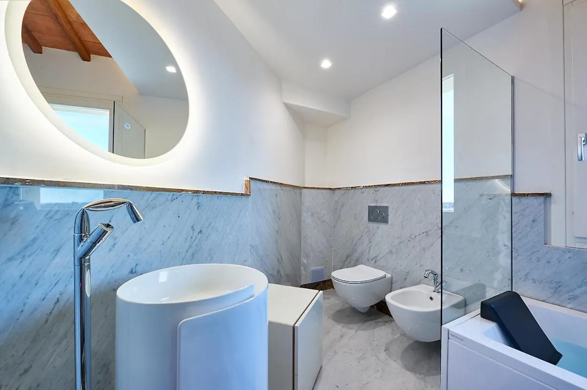 Nazionale Skyloft -Luxury Spa Penthouse Rzym 0*,